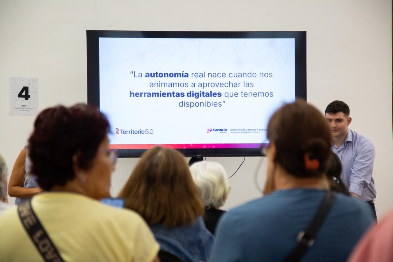 Pantalla del programa Territorio 5.0 en una jornada de Autonomía Digital para Personas Mayores