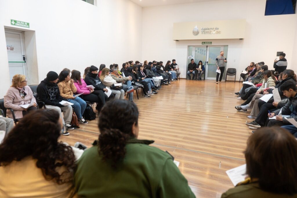 Charla informativa sobre los exámenes internacionales de inglés de Trinity College London en el Centro Cultural Comunal de Timbúes
