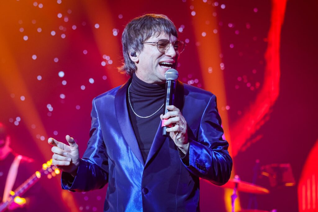 Joaquin Levinton, lider de Turf, en vivo durante la gira por los 30 anos de la banda que llega a Rosario