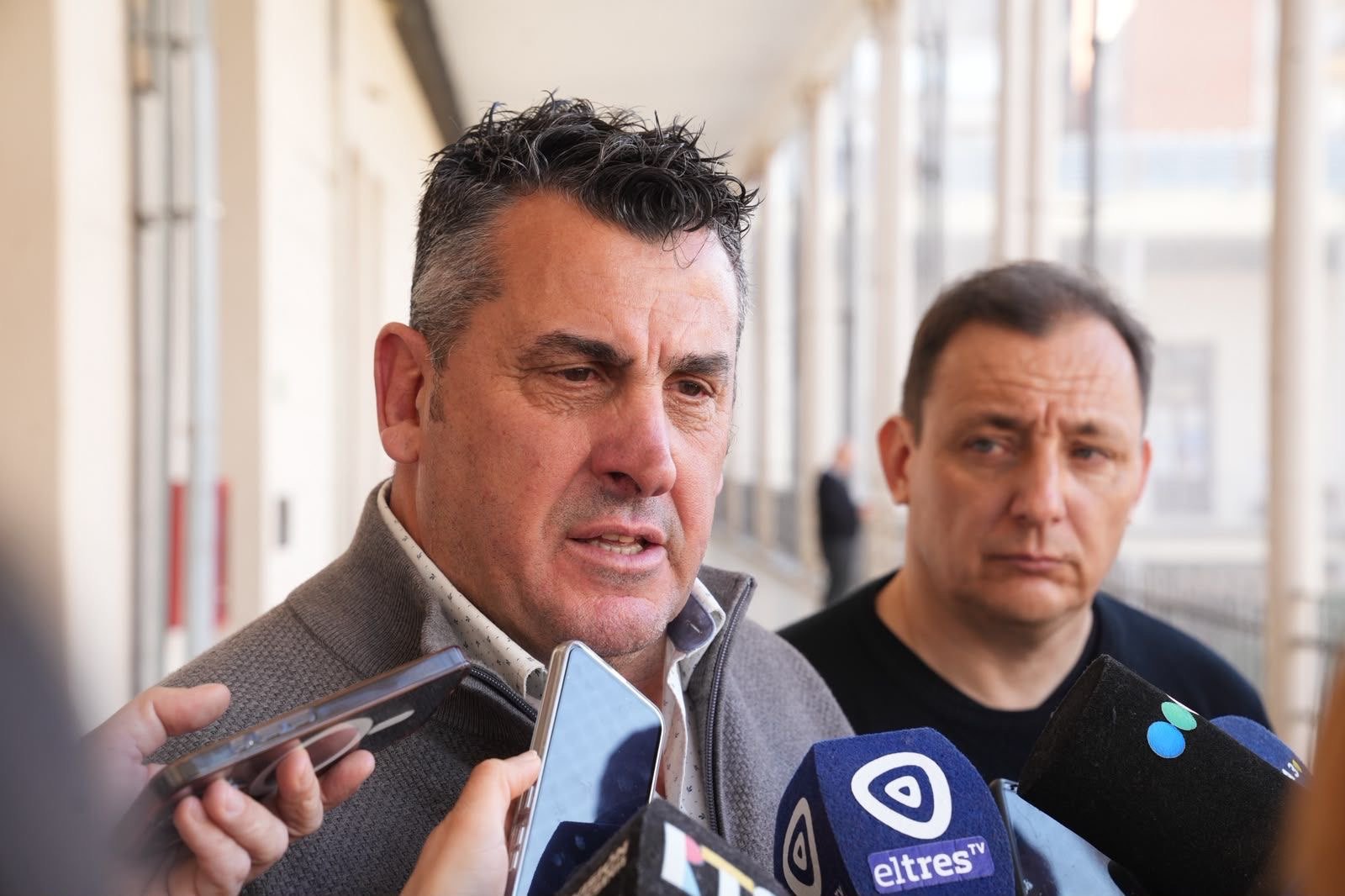 El coordinador Gustavo Velázquez y el secretario Diego Herrera durante la conferencia de prensa en Rosario